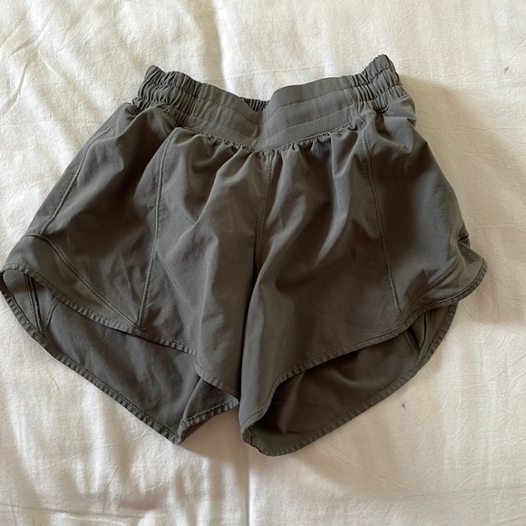 Lululemon Hotty Hot Shorts - Picture 1 of 6